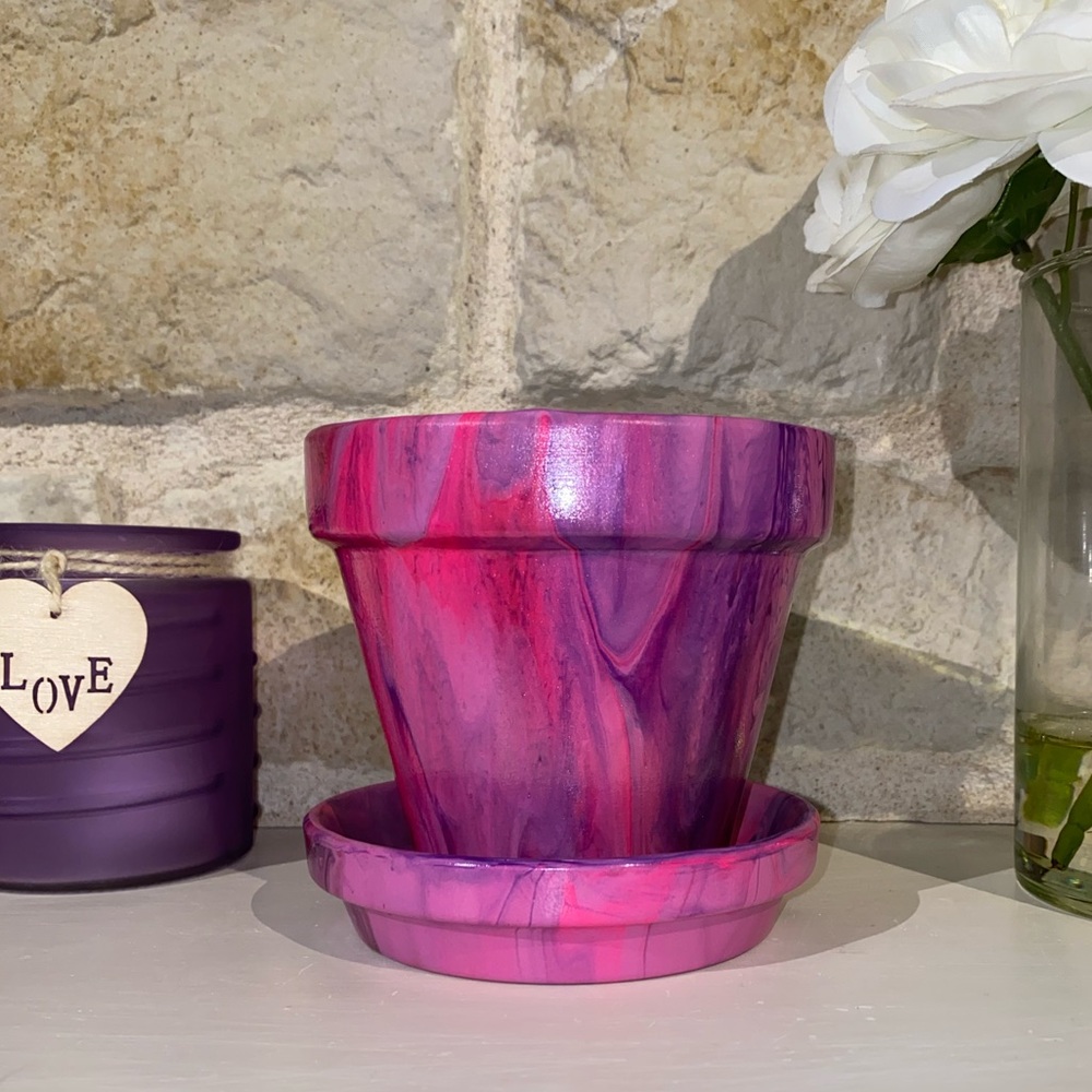 Hand painted abstract acrylic fluid pour art clay terracotta flower pot ๐ธ - Picture 4 of 10